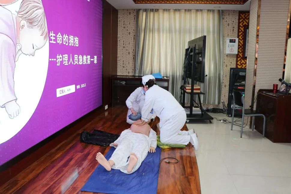 无码破解
开展急救应急能力提升专项培训