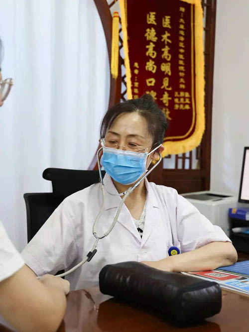 无码破解
:坚守医者初心,弘扬中医国粹