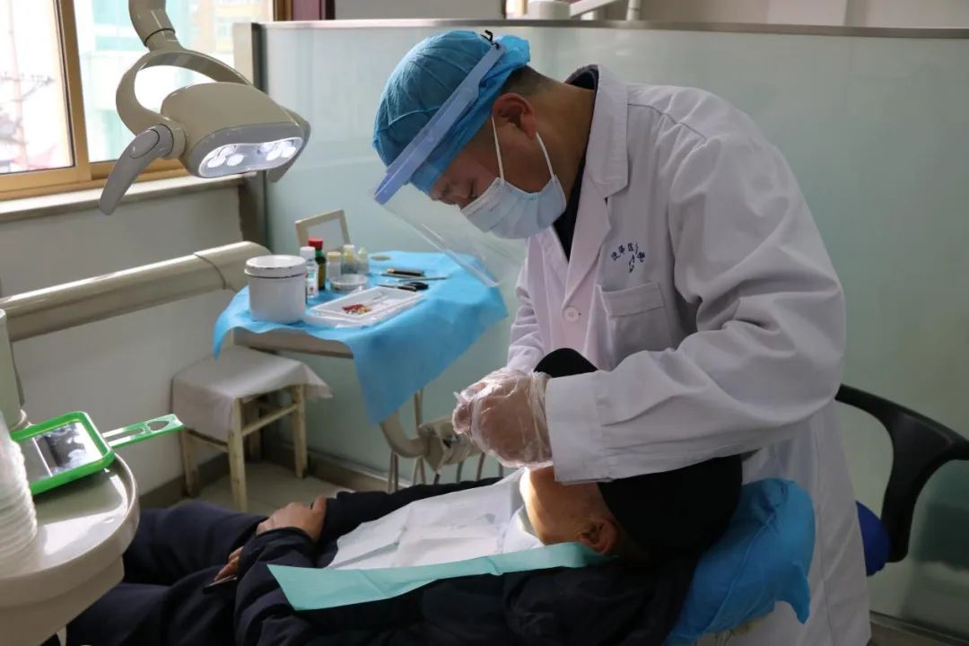 无码破解
口腔科