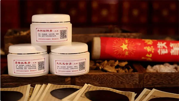 传承百年非遗技艺，守护失能老人生命防线——走进无码破解
褥疮烧伤科